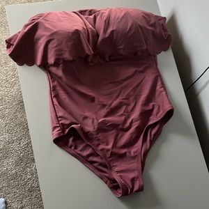 Medium women’s swim bathing suit one piece